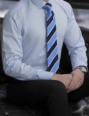 پیراهن آبی روشن